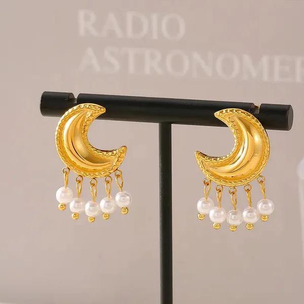 Gold_Moon_Tassel_Earrings_For_Women